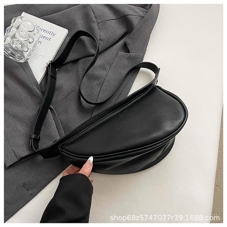 

Pu soft leather dumpling messenger bag 2025 new solid color zipper solid color shoulder underarm small square bag women s small satchel