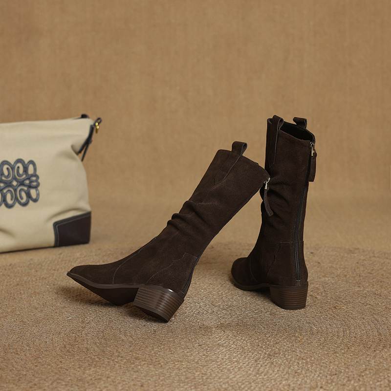 Krazing Pot Nubuc din piele intoarsa de vaci Cizme de iarna cu varf rotund cu toc mediu pentru femei Cizme cu pliuri retro elegante pentru femei la mijlocul gambei