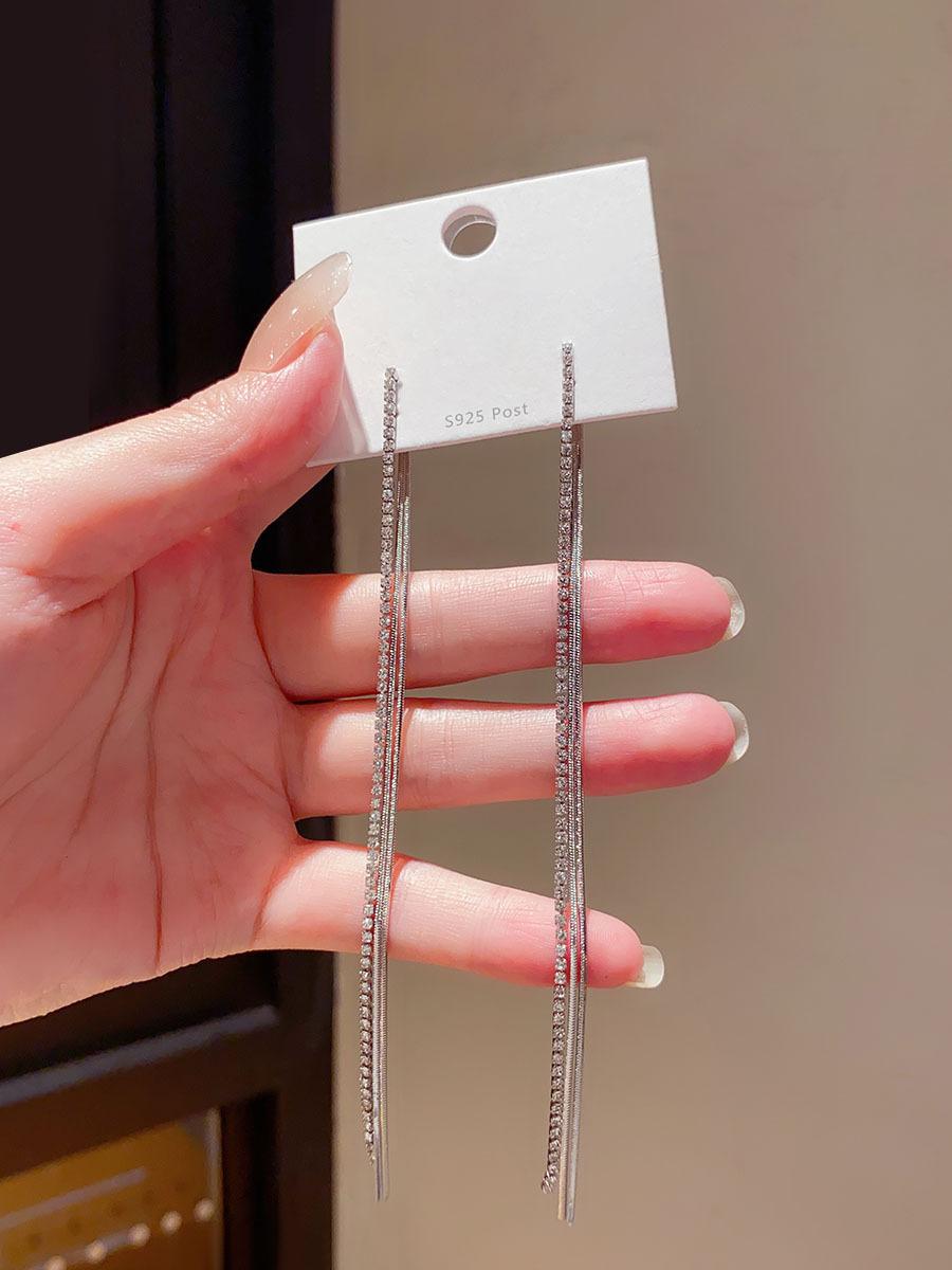 

Длинная цепочка, три серьги с бахромой, серьги-цепочки «змеиная кость холодного ветра», серьги с французским высококлассным темпераментом, женские