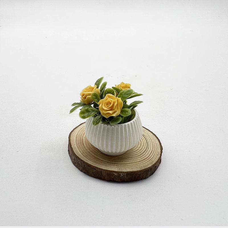 1Pcs Doll House Living Room Scene Decoration Mini Rose Plant Potted Plants Model Miniature Landscape Handicrafts