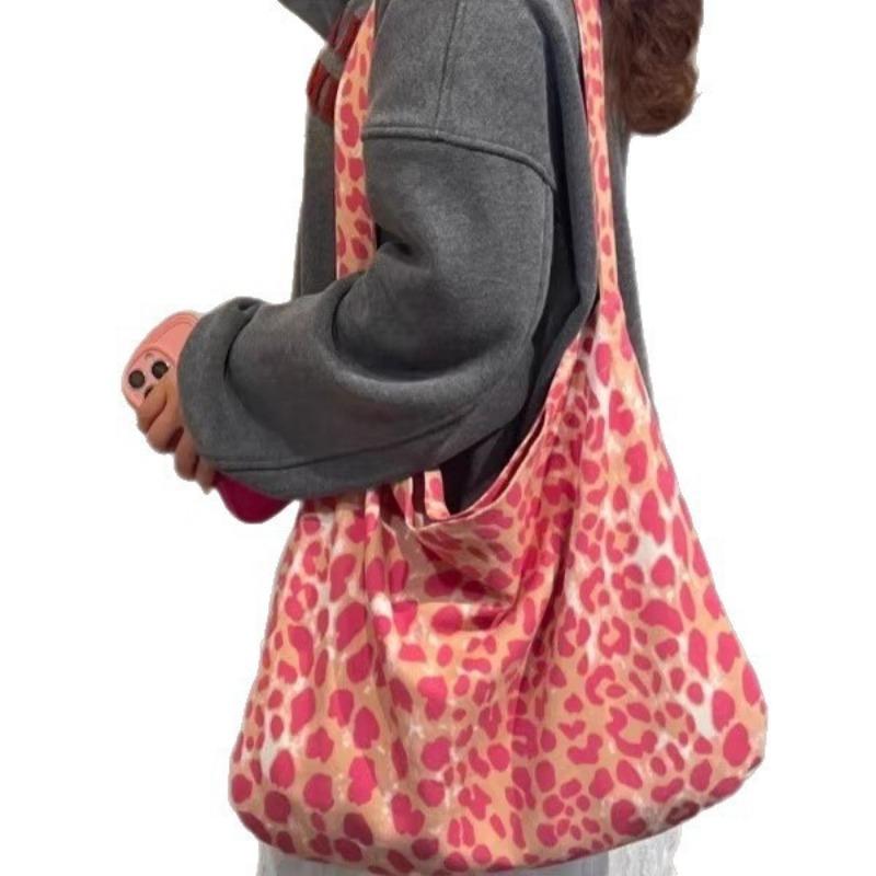 A Laid-back Commuter Tote Bag and A Fashionable Single-shoulder Crossbody Bag