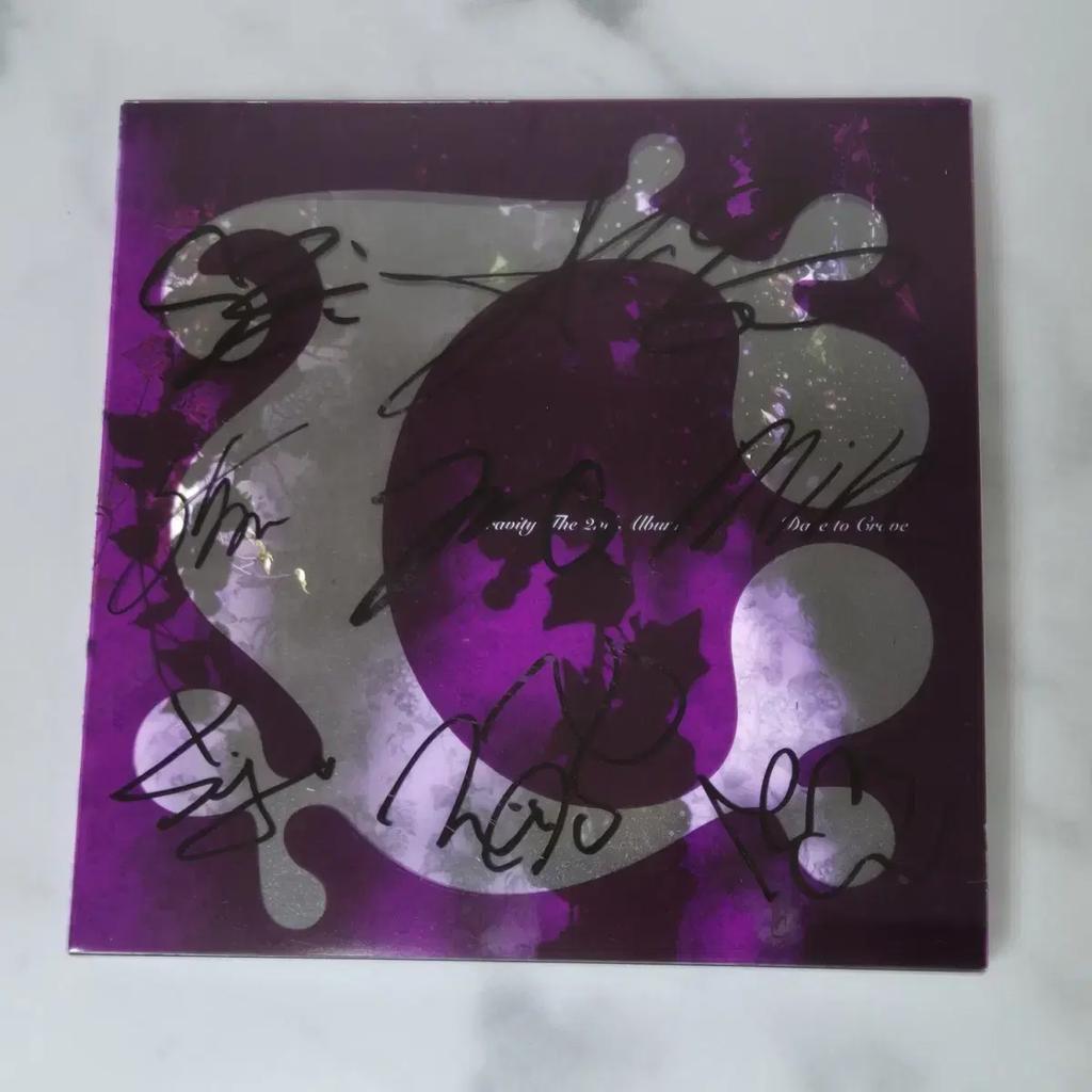 CRAVITY Dare To Crave Autographed Album