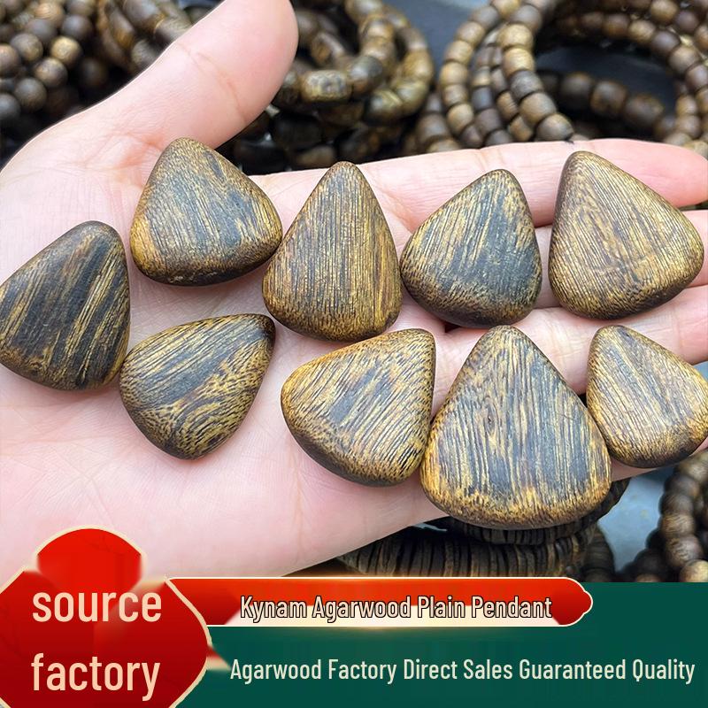Agarwood Qinan Teardrop Pendant: Natural Raw Material for Men & Women, Suitable for Earrings, DIY Genuine Product. Teardrop shape plain pendant