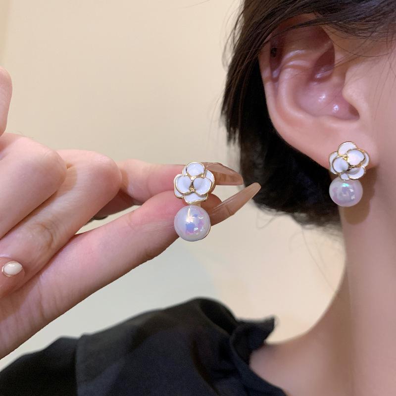 S925 Silver Needle Korean Floral Earrings: Versatile Pearl Design with Trendy Forest-Inspired Style