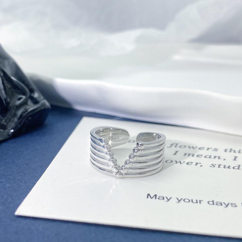 

Stylish S925 Silver V-Shaped Open Hip-Hop Ring – Minimalist High-End Design Adjustable