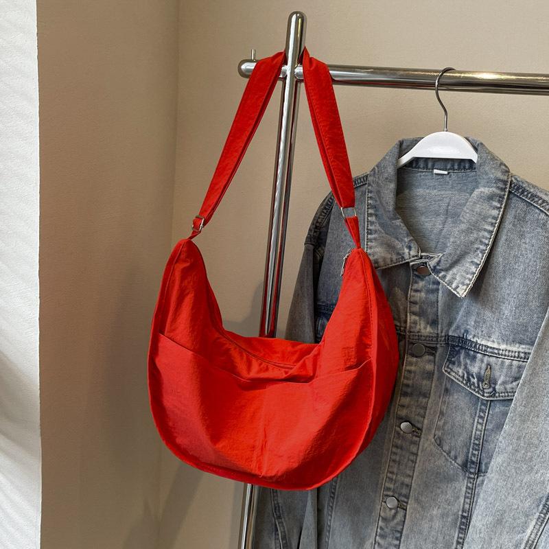 Large Capacity Dumpling Bag for Women's Fashionable Students' Class Commuting Bag New Lightweight Crossbody Bag Beautiful Shoulder Bag