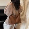 Large capacity underarm bag women's 2025 new fashion retro commuter suede shoulder bag casual tote bag