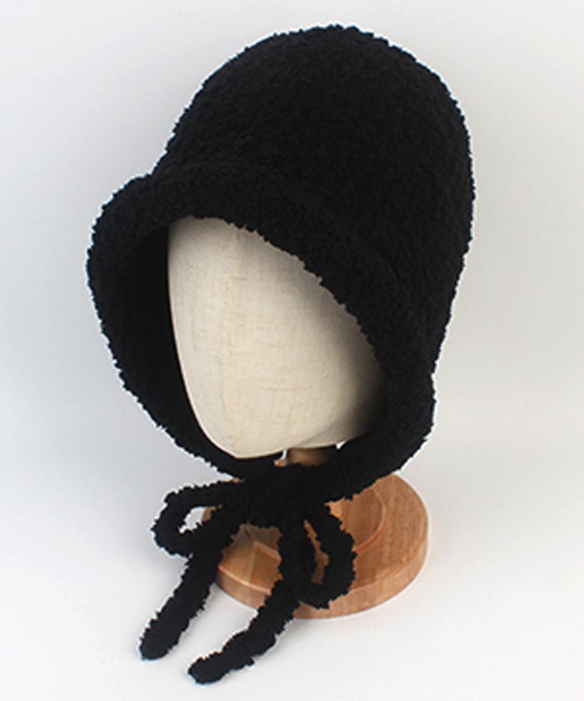 Yunibeosyeolkemiseuteuli Fleece Black Bonnet Hat