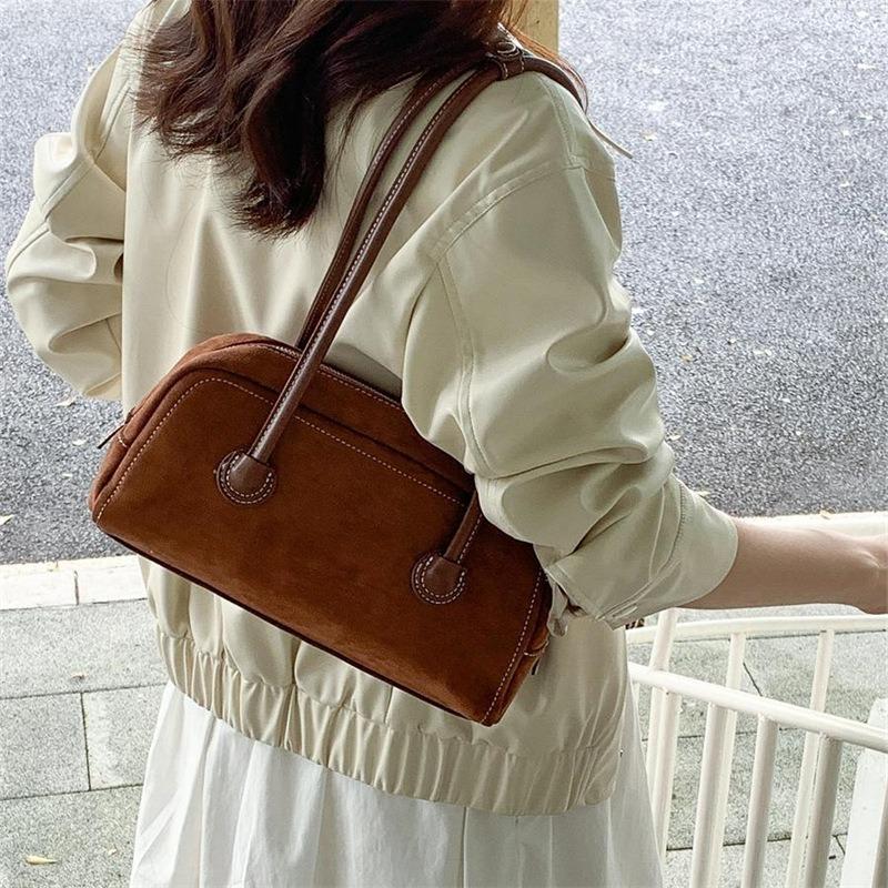 Autumn and Winter Suede Bag Fashion Retro Versatile Shoulder Bag High Sense Niche Style Baguette Armpit Bag Women