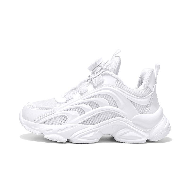 

Подростки и девочки среднего и старшего возраста на кампусе одеты повседневно и легко.. Новая сетчатая спортивная обувь для мальчиков и белая обувь модные и повседневные. 35 белый