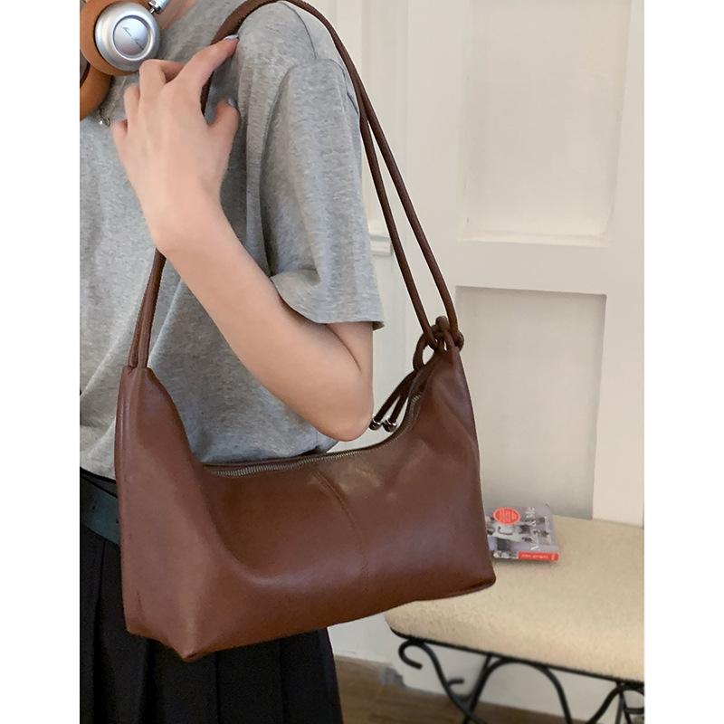 

Simple commuter women s bag underarm bag 2025 new simple retro dumpling bag versatile shoulder messenger bag коричневый