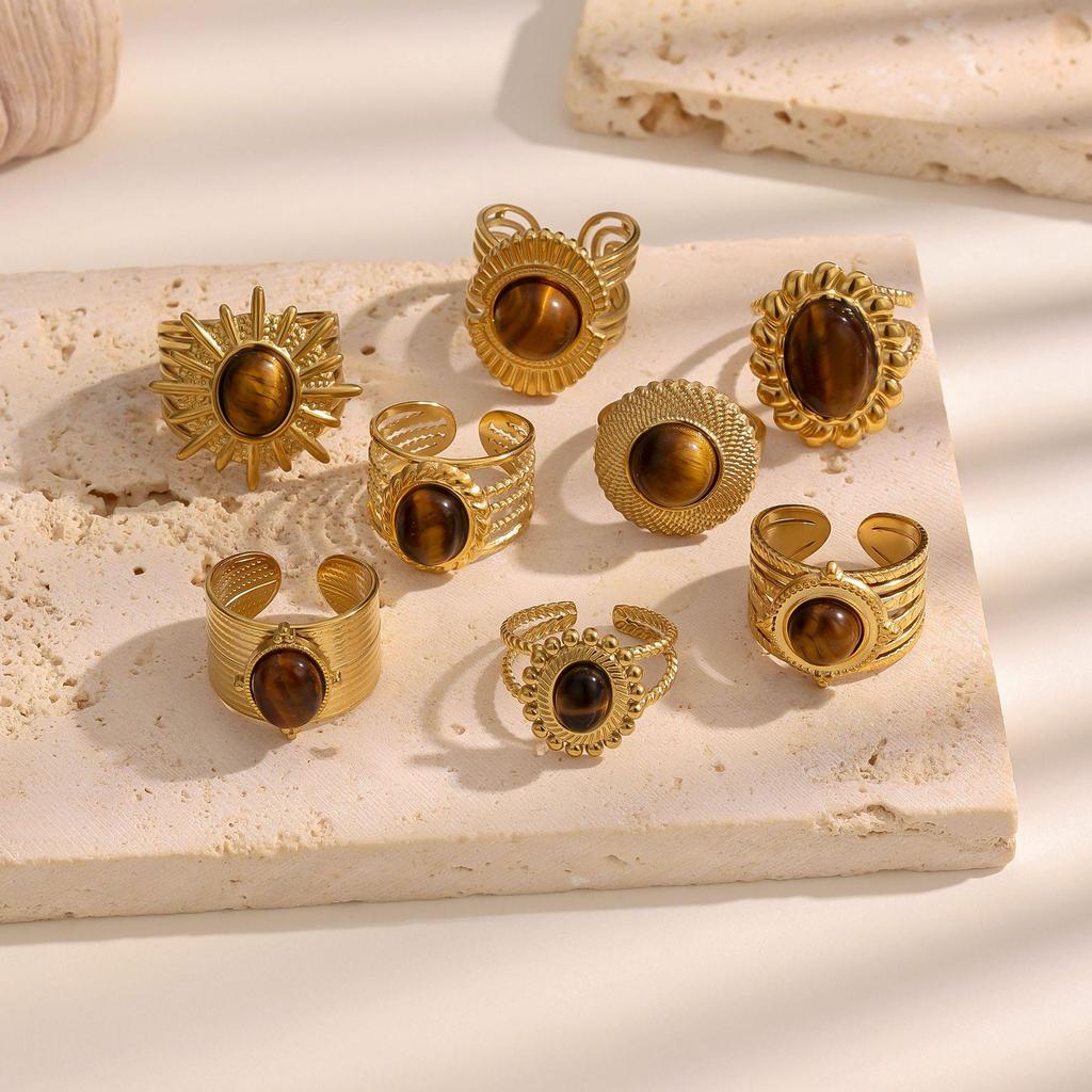 Elegant Gold Floral Ring - French Luxury & Versatile Hong Kong Style Stainless Steel Design