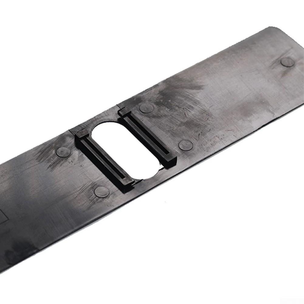 Staubdichte Abdeckung. Schwarze staubdichte Abdeckung. Hohe Qualität