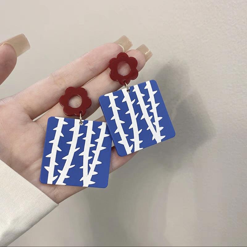 Dreamy Summer Romance Earrings: South Korea's New Trend for Women