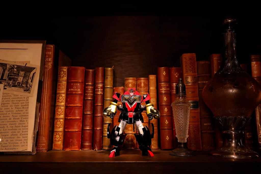 TAMASHII NATIONS Chogokin Disney Character Super Transformation Mickey Mouse by Kunio Okawara, approximately 125mm die-cast, ABS, and PVC pre-painted