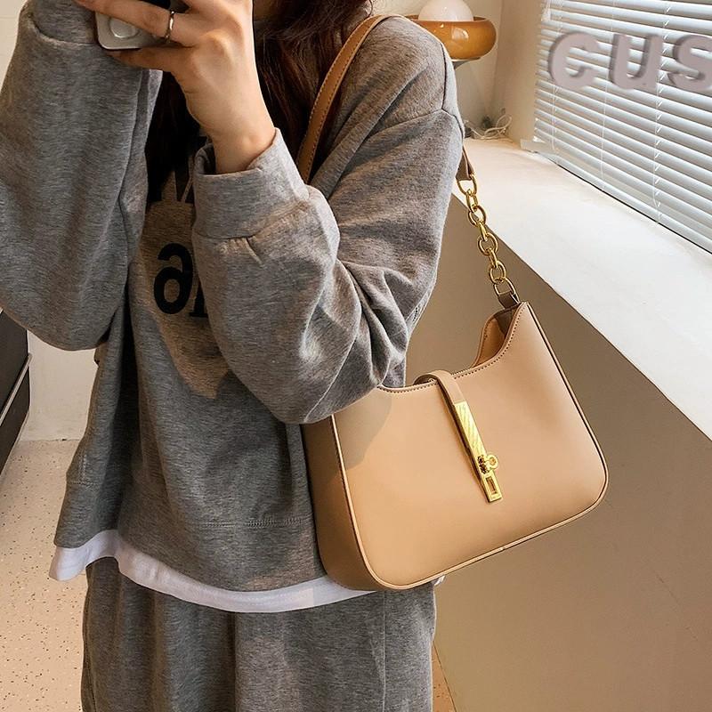 Elegant Solid Color Handbag Shoulder Bag with Golden Tone Clasp Design Versatile for Casual Commuter Wear All Match Armpit Bag