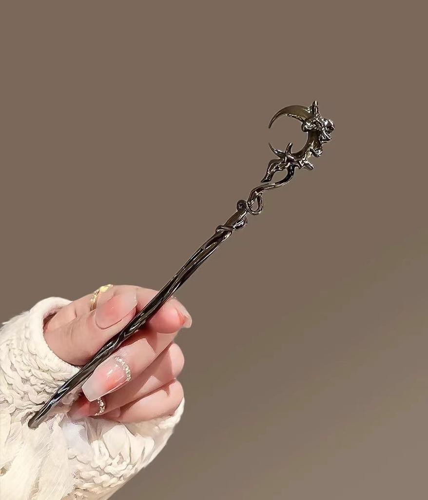 Exquisite Crescent Shaped Hairpin for Women New Chinese Style Irregular Metal Personalized Simple Versatile Hair Accessories