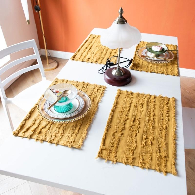 Pack of 2 Cotton Linen Dining Mats Set Table Decors Dish Protective Mats Cotton Linen Texture Suitable for Table Meals