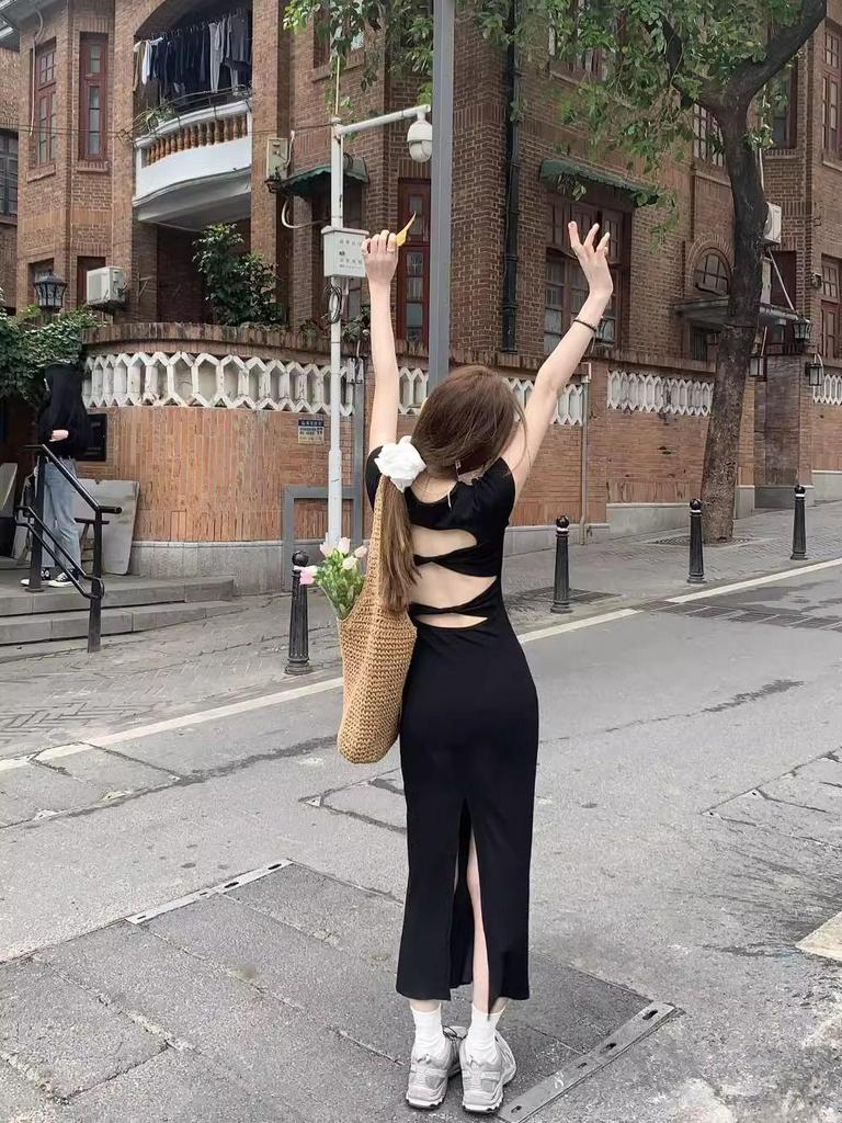 Schmales schwarzes rückenfreies kurzärmeliges gespaltenes Kleid - Damen High-End Sommer Mode