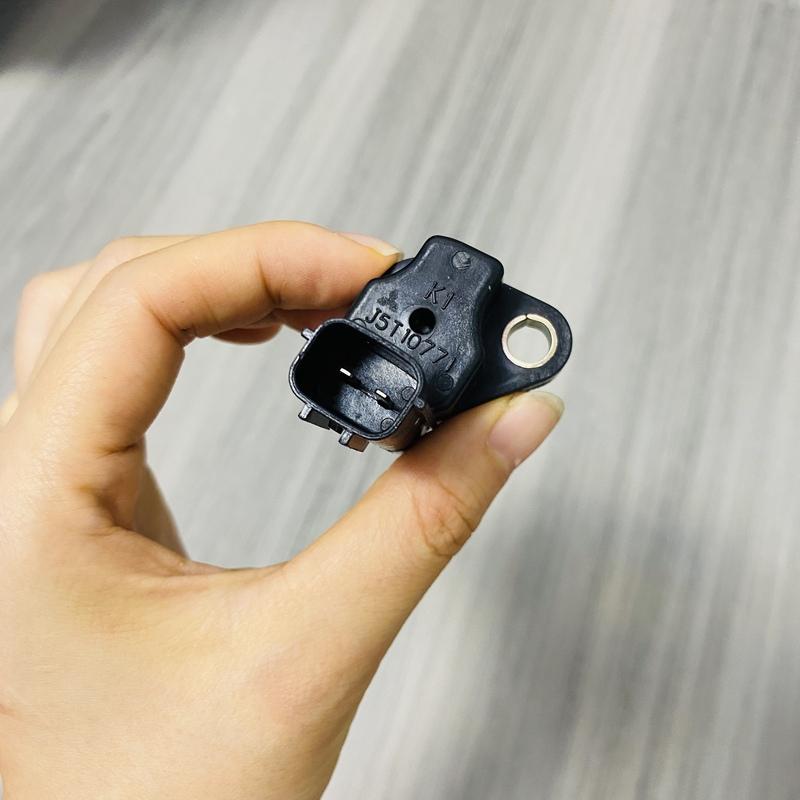 Crankshaft Position Sensor For Geo Pontiac Chevrolet Suzuki Baleno Swift Grand Vitara Wagon R J5T10771 33220-70E00 3322070E00