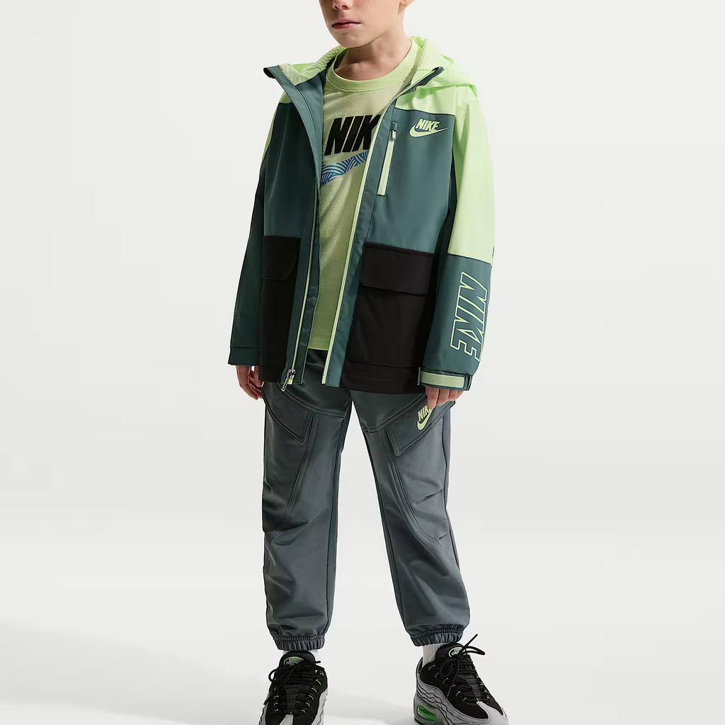 Nike Kids Jackets Hooded Moderate IR8080-010