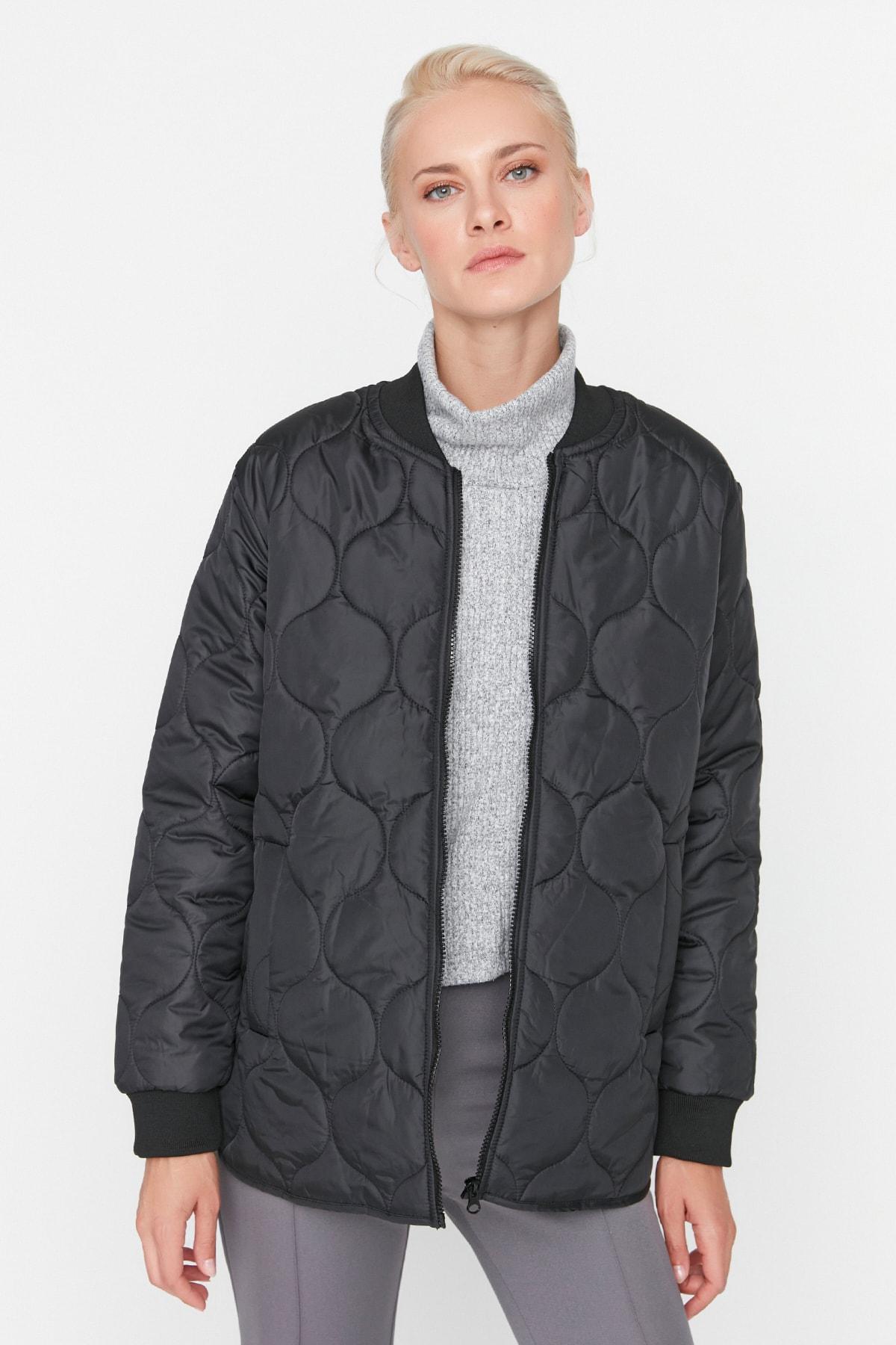 

Черный стеганый пуховик Oversize с рисунком TWOAW23MO00242..