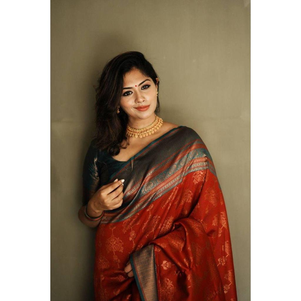This Beautiful Saree Is Elegantly Decorated with Gorgeous Solid Jacquard Weave That Gives a Perfect Look To the Outfit.