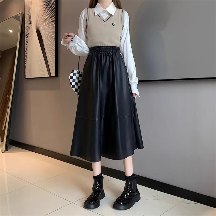 Women's Khaki A-Line Leather Skirt, Autumn/Winter 2025, High-Waisted, Mid-Length, Petite Hip-Hugging Umbrella Skirt