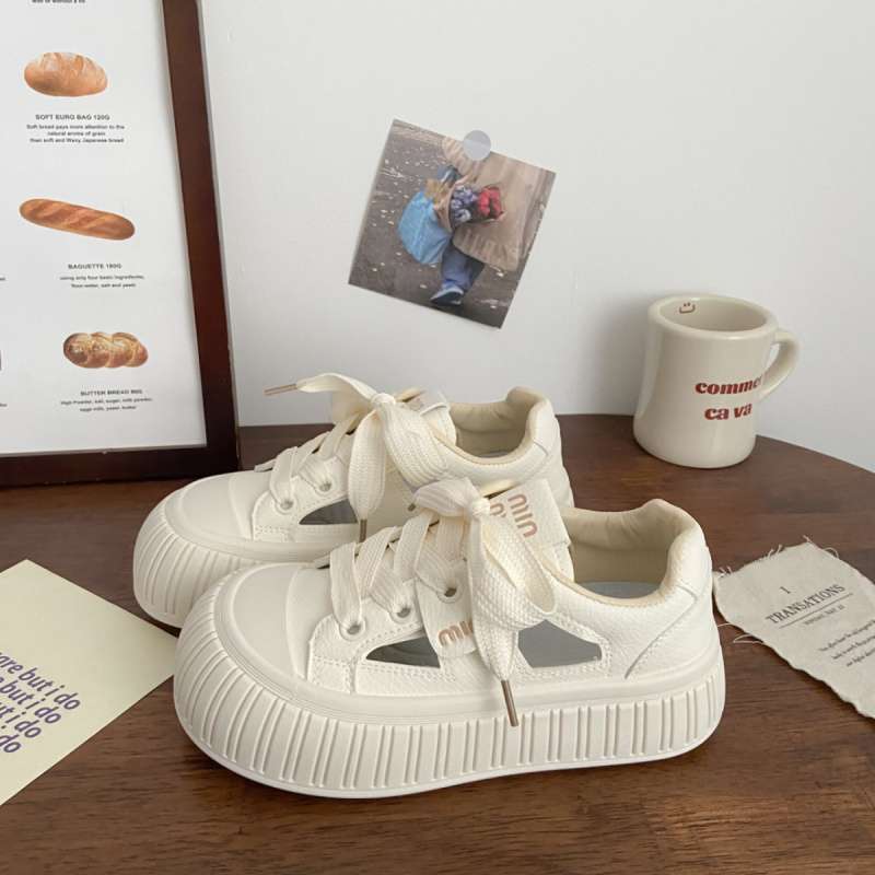 Milk white hollow little white shoes female ugly cute summer new chic sandals thick-soled breathable bread shoes big head board shoes