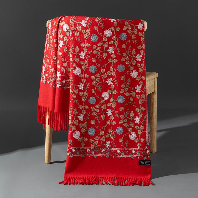 

Xinjiang Embroidered Imitation Cashmere Scarf: Women’s Ethnic Style, Warm and Versatile with Tassels 70x200 cm