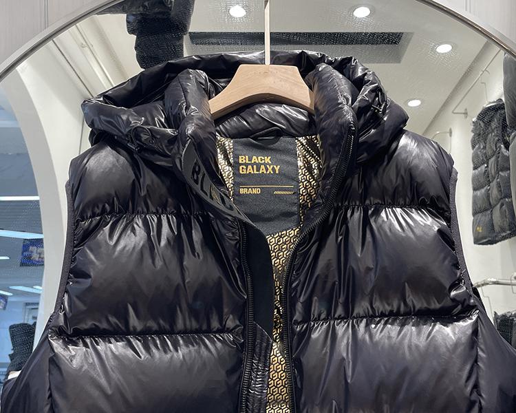 2023 Winter Unisex Korean Style Slim Black Gold Hooded Down Vest with Detachable Hood