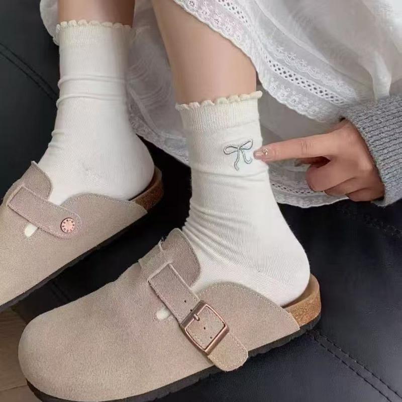 Ladies Spring and Summer Solid Color with Sweet and Lovely Bow Lace Cotton Medium Tube Pile Socks