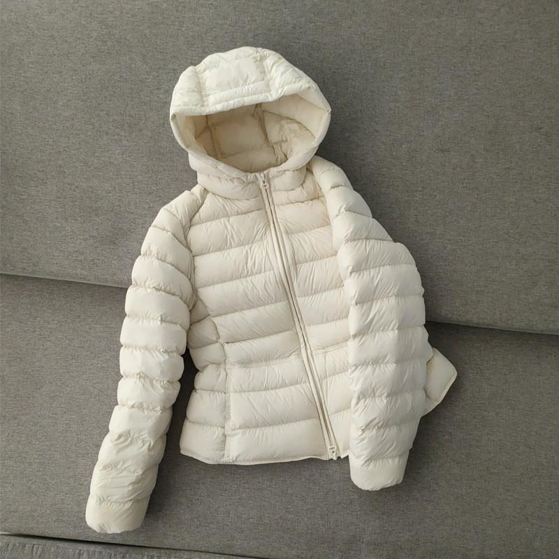 Womens Short Puffer Jacket With Hood Slim Fit Lightweight Down Coat Winter Daily Wear