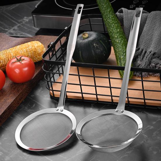 Stainless Steel Fine Mesh Skimmer with Long Handle Heavy-Duty Strainer Spoon for Frying Tea Juice Rust-Proof Essential Kitchen Tool for Filtering