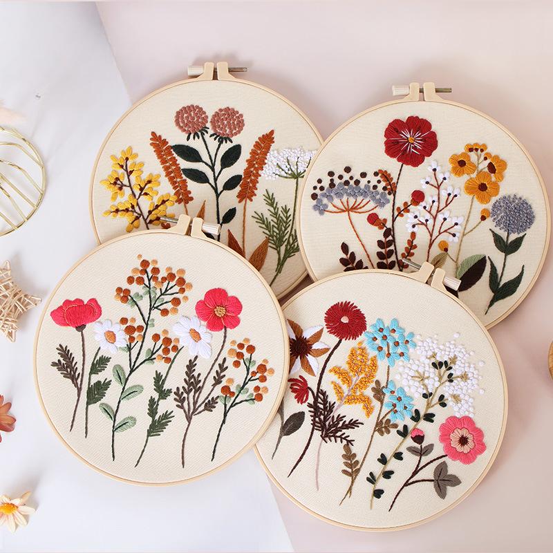 1/4pcs Embroidery Kit Flowers and Plants Including An Embroidery Hoop