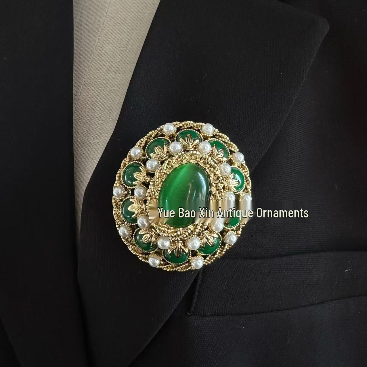 Vintage Emerald Flower Brooch - Second-hand Baroque Style Corsage Accessory