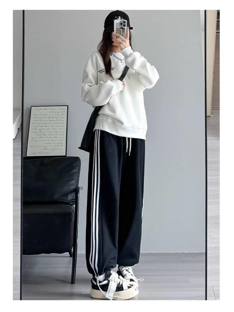 Women's High-Waist Gray & White Striped Jogger Sweatpants - Small, Casual & Loose Fit, Ideal for Autumn/Winter.