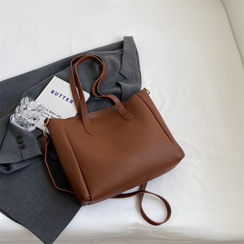 High-end texture large-capacity commuter tote bag women's new fashionable versatile messenger shoulder bag