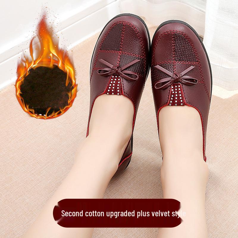 2025 Spring Slip-On Leather Flats for Middle-Aged Women