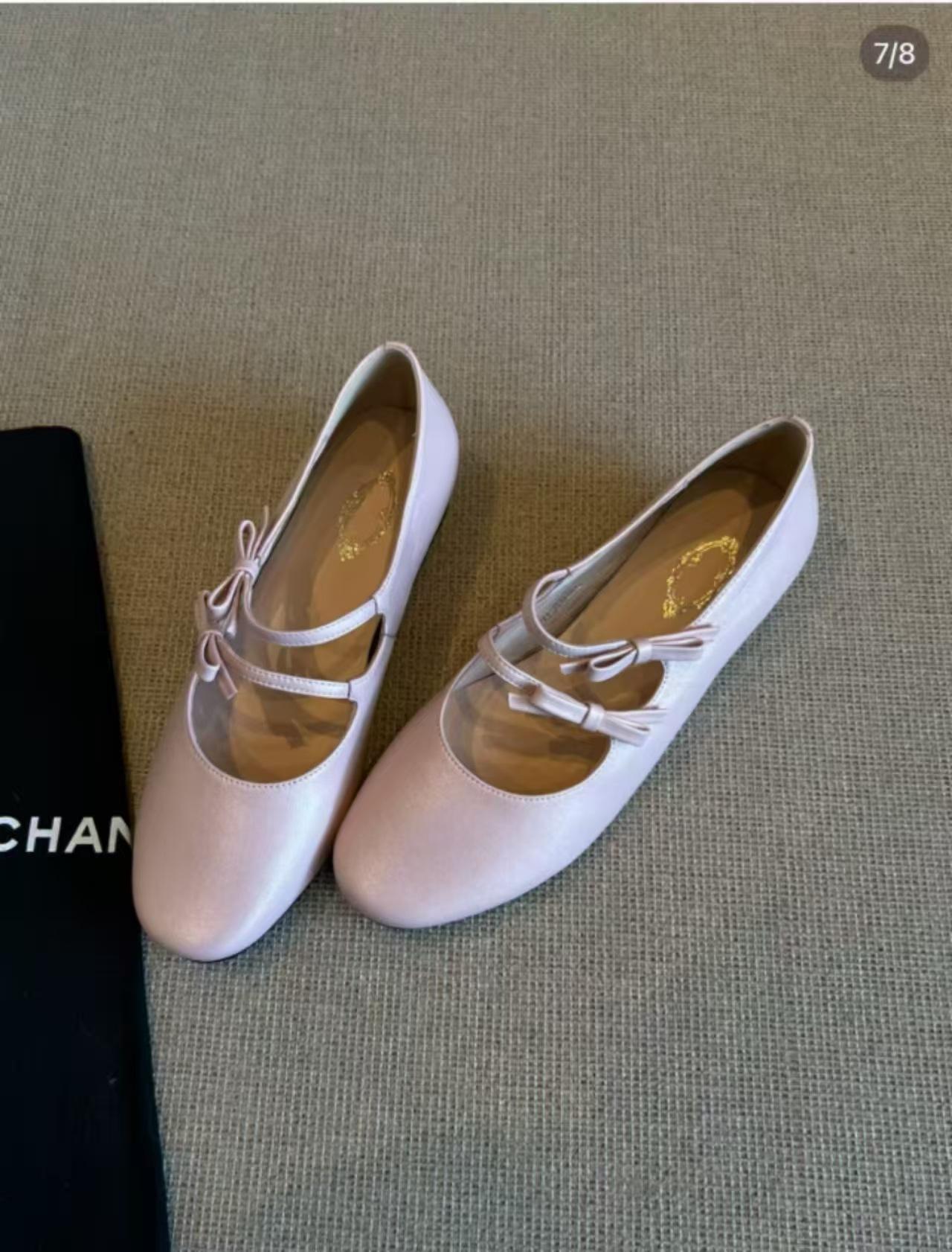 

Женские туфли, увеличивающие рост изнутри, Мэри Джейн, розовые, осень 2025, новые кожаные туфли в стиле ретро с неглубоким ртом и небольшим кожаным каблуком-танкеткой 40