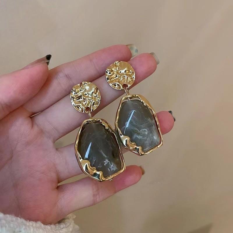 

ins personality trend oil drop petal stud earrings, retro geometric smudge resin earrings сірий колір