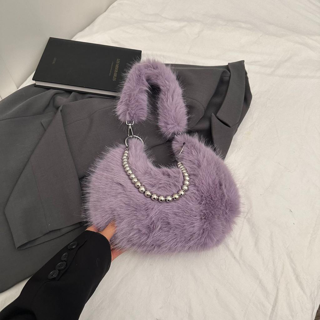 2025 Autumn New Beautiful Commuter Armpit Crescent Bag Casual French Fashion Simple Plush Handbag
