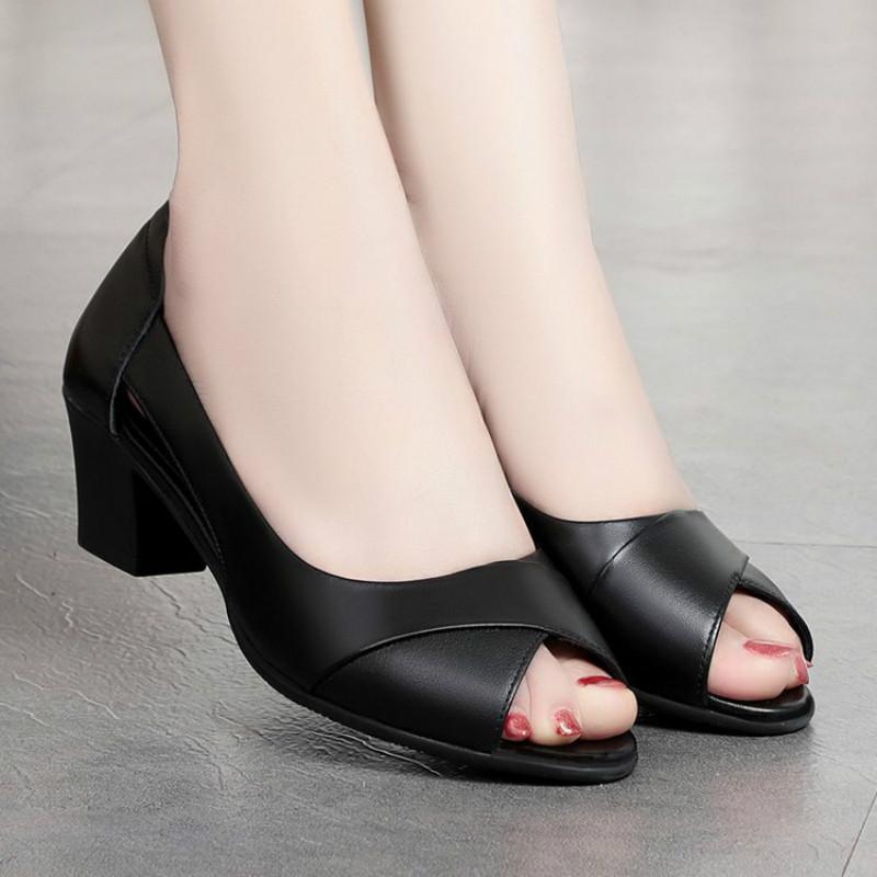 Sommer Leder Bequeme Damen Mid Heel Sandalen Frauen Schuhe Hohl Peep Toe Square Heel Sandalen Frau Schuhe