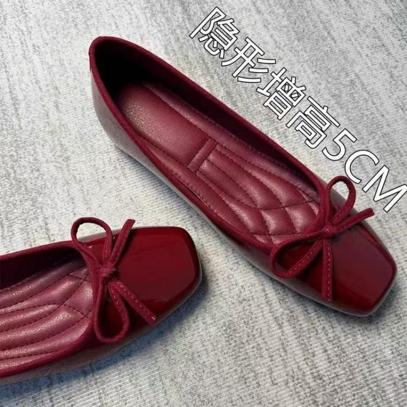 Red Single Shoes Women's 2025 New French Style with Skirt Temperament Spring and Autumn Patent Leather Inner Height Increase Shallow Mouth Ballet