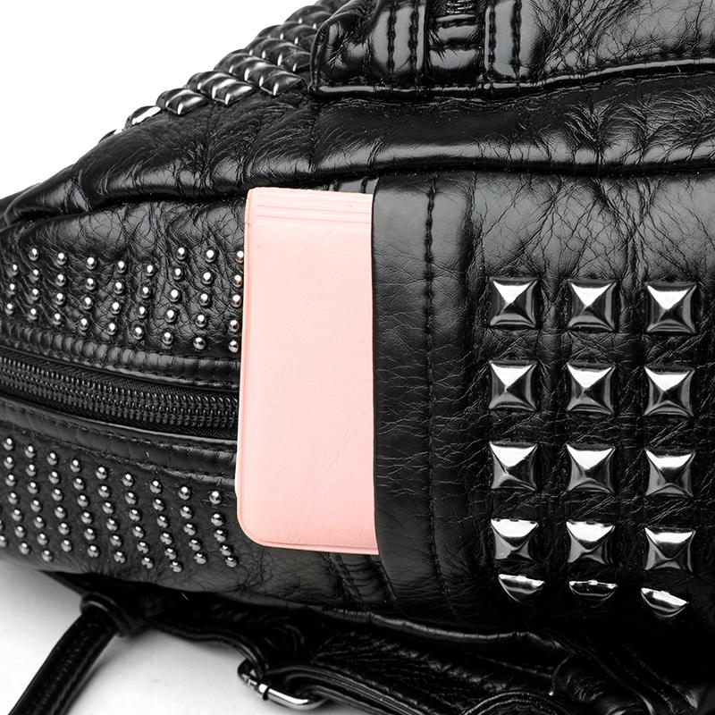 Nietenverzierter Rucksack Modischer Punk-Stil Rucksack für Damen Lässiger täglicher Gebrauch Leichter Rucksack mit Nieten für den täglichen Weg zur Arbeit, Schule und Reisen