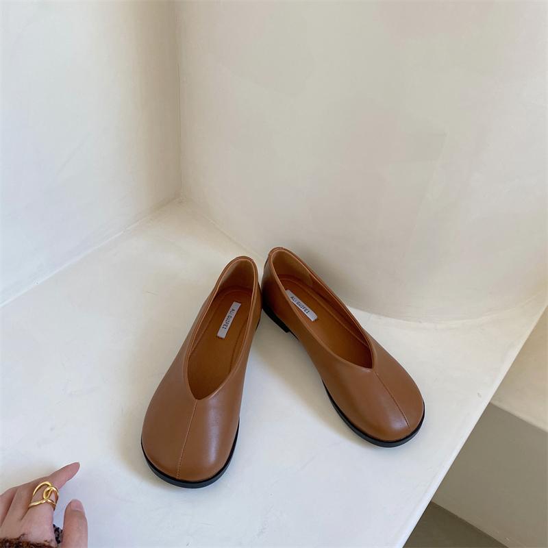 Fashion Retro Round Toe Loafers Women Solid Leather Flats Shallow V-Open Boat Mocasines Femmes Comfy Slip On Daily Walking Shoes Ladies