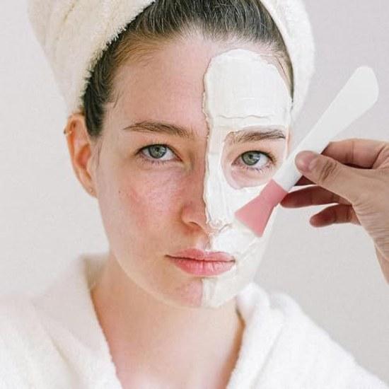Silicone double-headed face covering brush spatula set minimizes product waste during skincare. Reusable beauty tool face.
