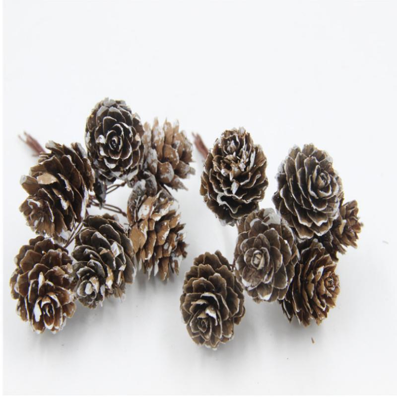 1-18CM Pine Cone Christmas Decorations: Creative Figurines & Photography Props