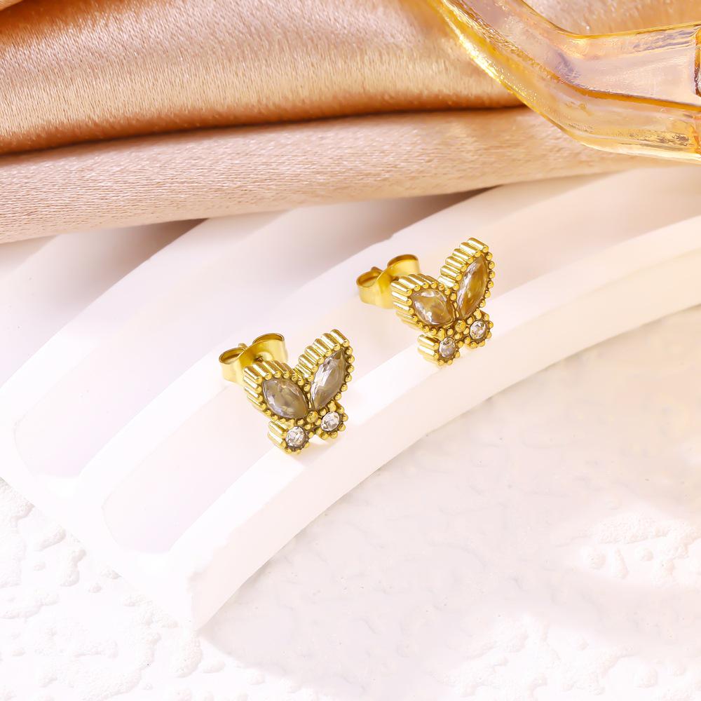 Элегантный набор ювелирных изделий с цирконами в виде бабочек: Ожерелье, Браслет и Серьги-гвоздики