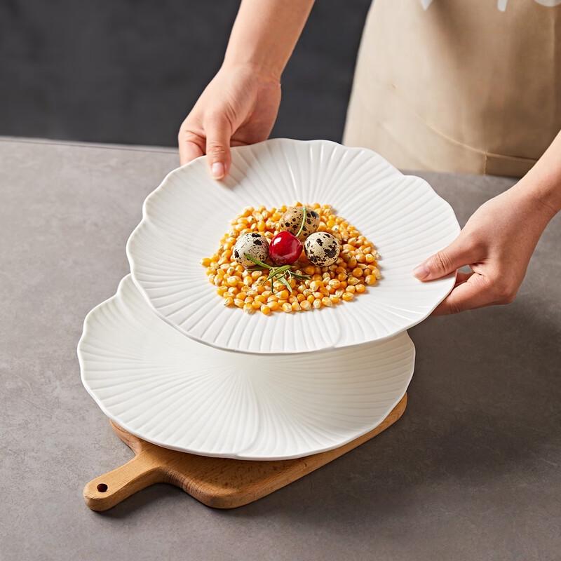 Elegant White Ceramic Petal Dinner Plates